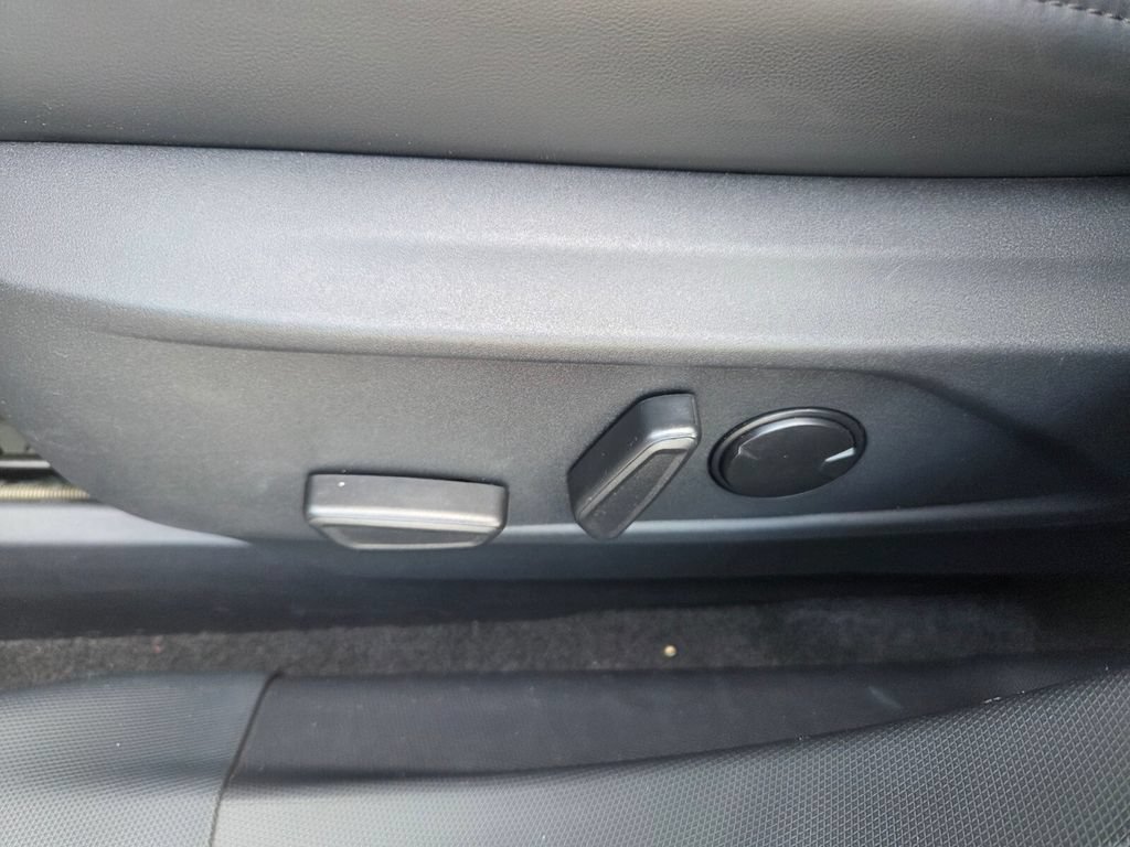Used 2022 Ford Mustang Mach-E Premium RWD image 6