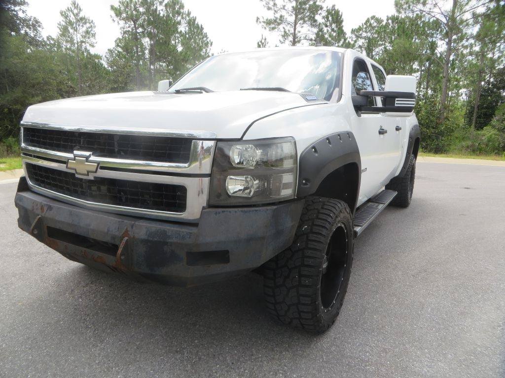 Used 2008 Chevrolet Silverado 2500 LT w/ Suspension Package, Off-Road AWD/4WD image 2