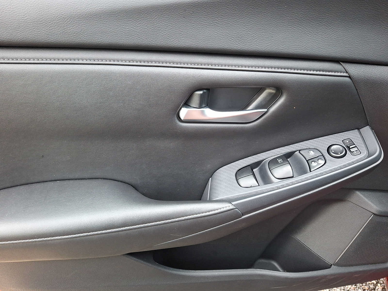 Used 2023 Nissan Sentra SV FWD image 9