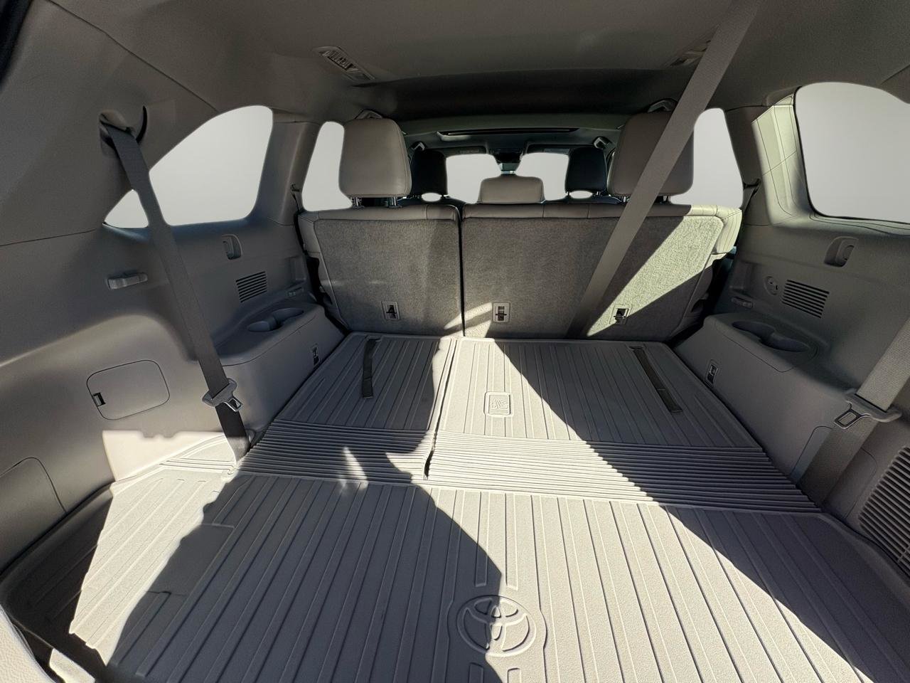 Used 2018 Toyota Highlander XLE image 31