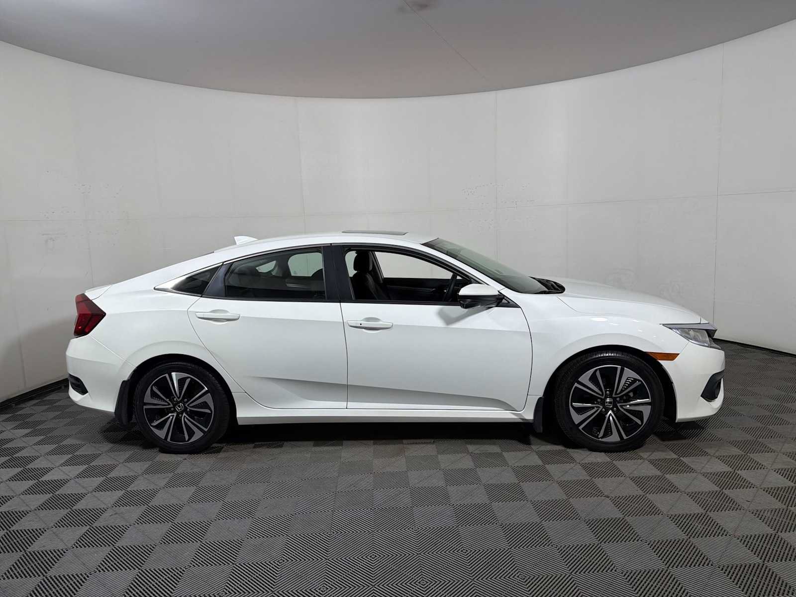 Used 2016 Honda Civic EX-L image 7