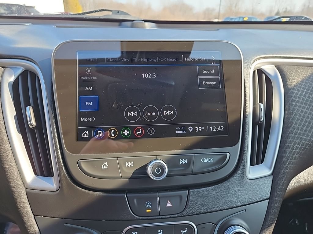 Used 2025 Chevrolet Malibu LT image 16