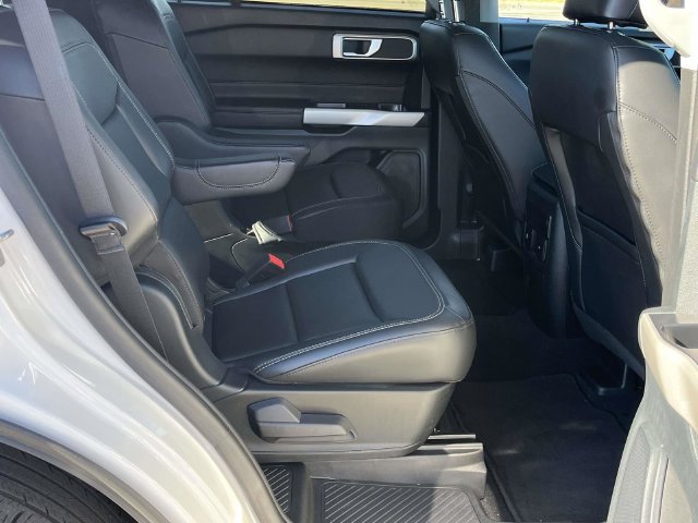 Used 2024 Ford Explorer XLT w/ Equipment Group 202A AWD/4WD image 22