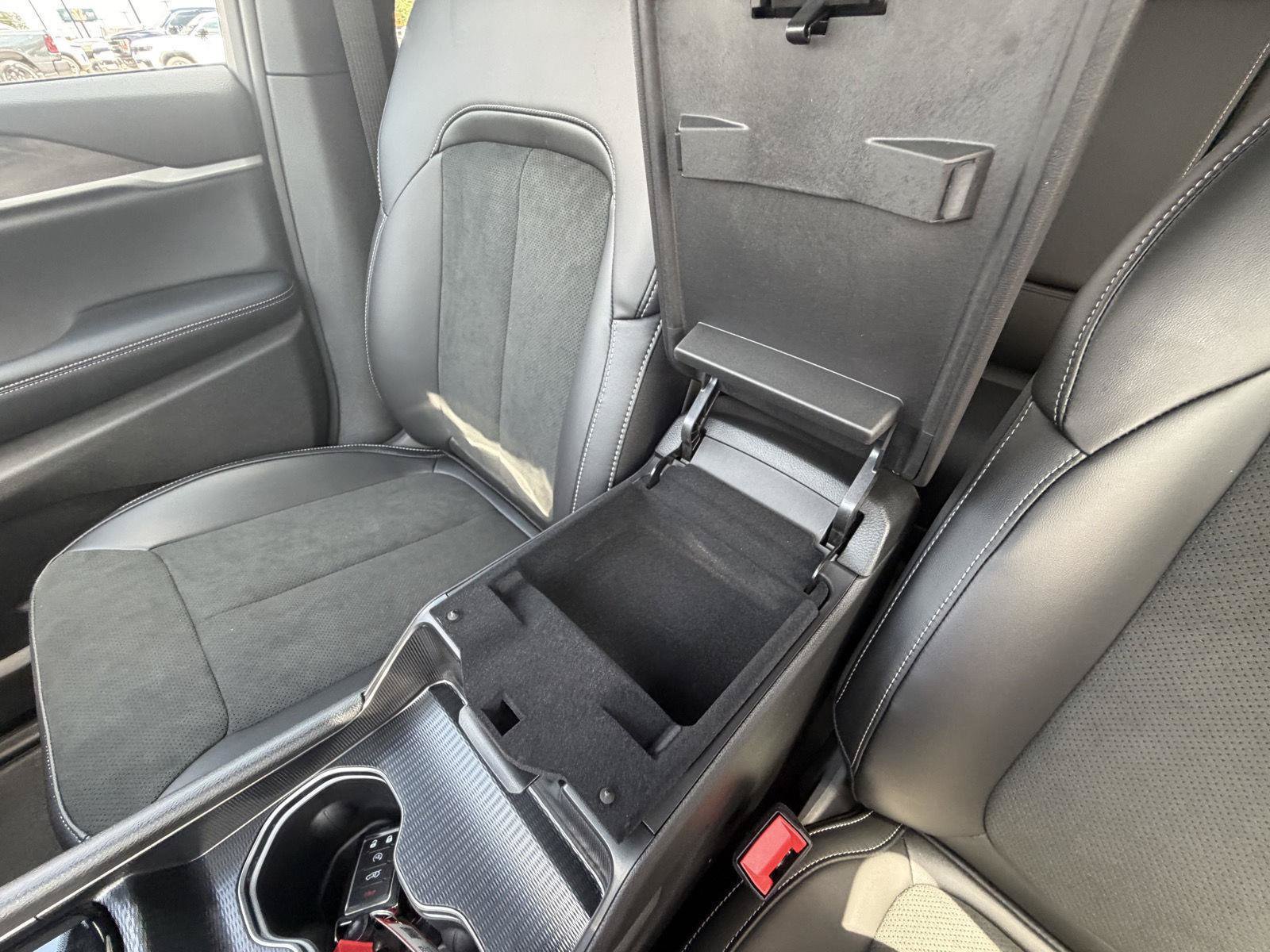 New 2026 Jeep Grand Cherokee Altitude RWD image 15