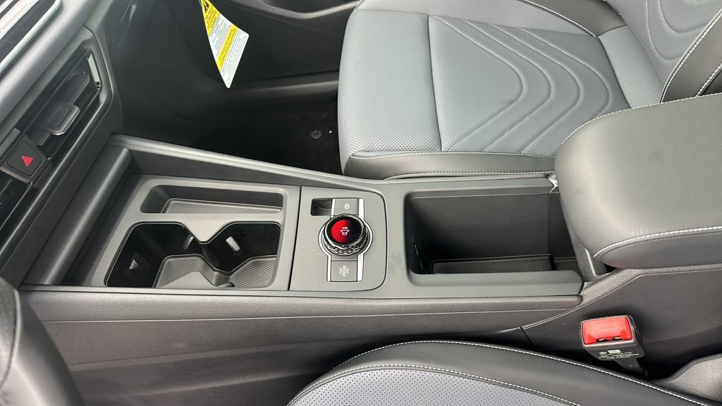 New 2026 Volkswagen Tiguan SE R-Line FWD image 17