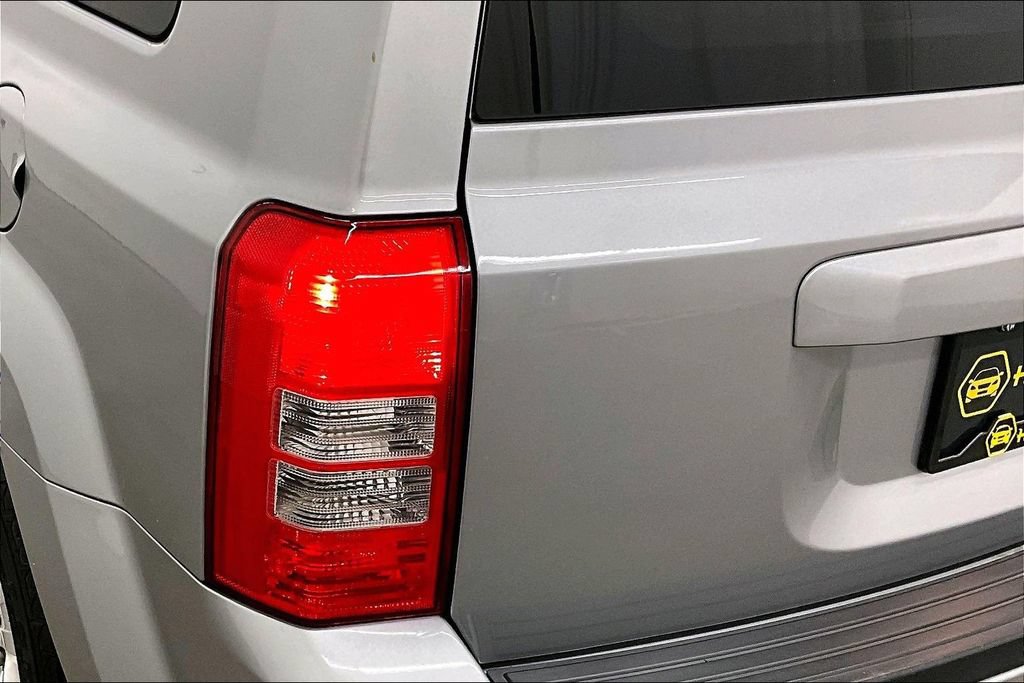 Used 2017 Jeep Patriot Sport w/ Power Value Group FWD image 23