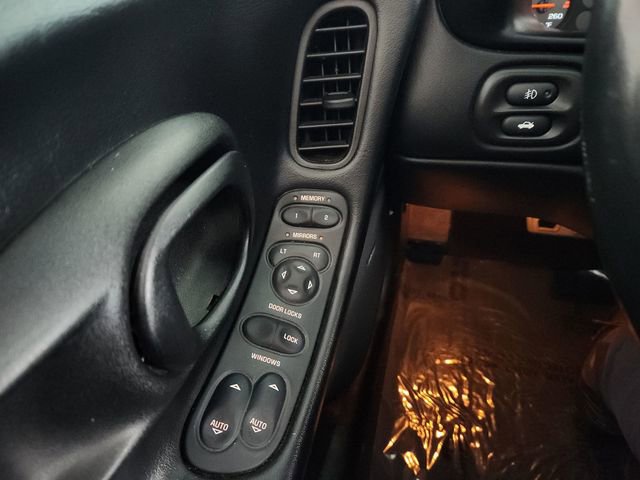 Used 2004 Chevrolet Corvette Base w/ Preferred Equipment Group image 35