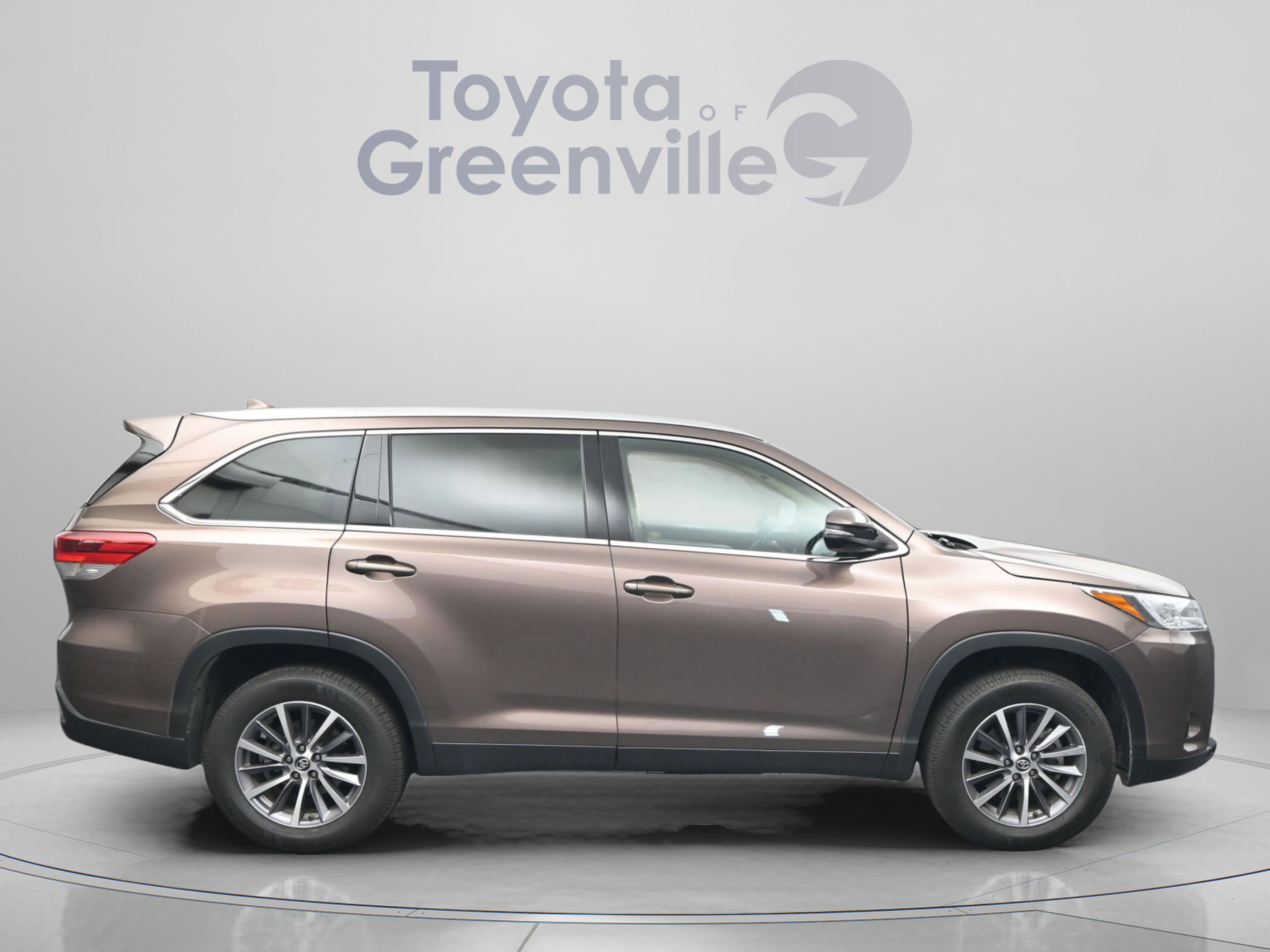Used 2019 Toyota Highlander XLE image 16