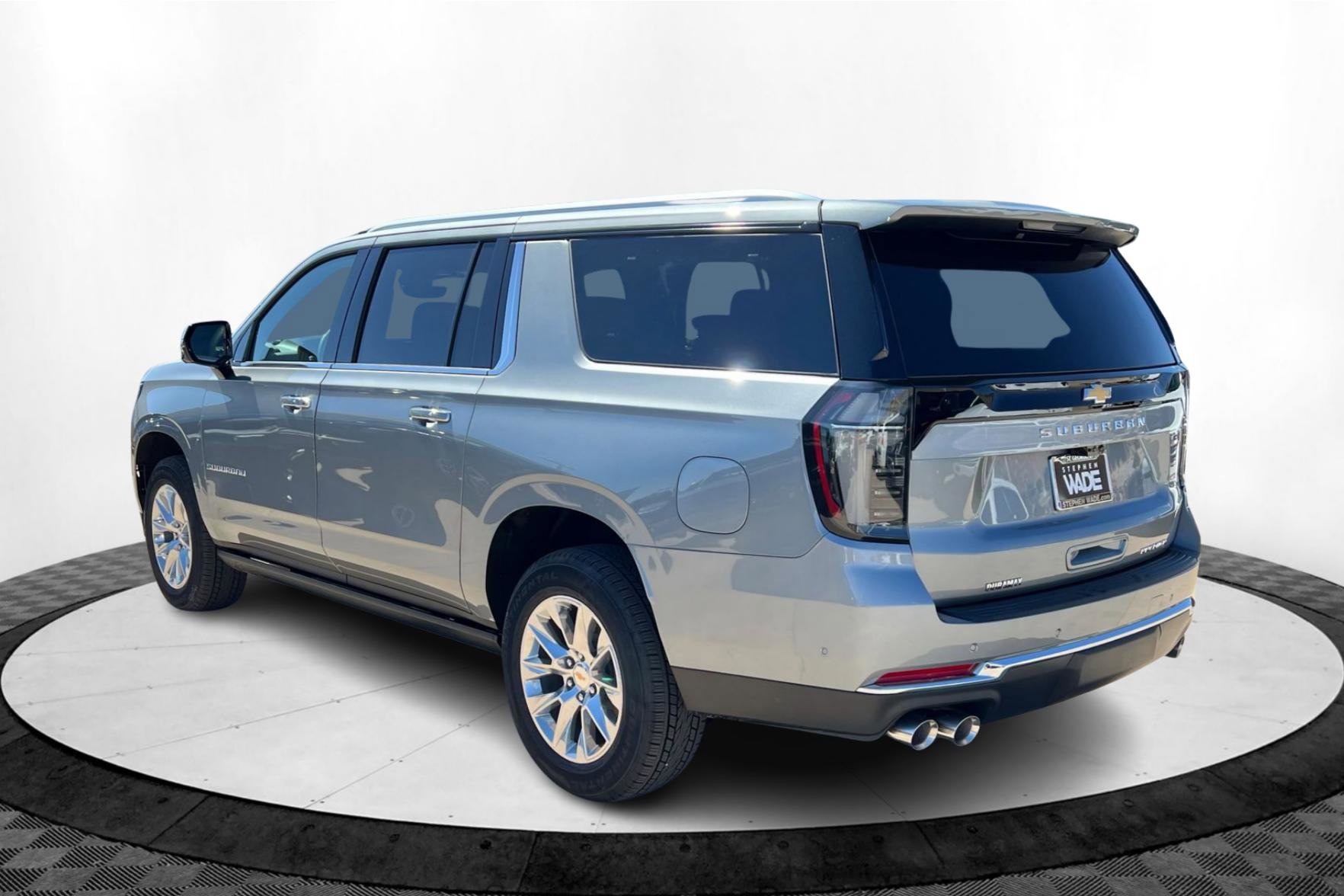 New 2026 Chevrolet Suburban Premier image 3