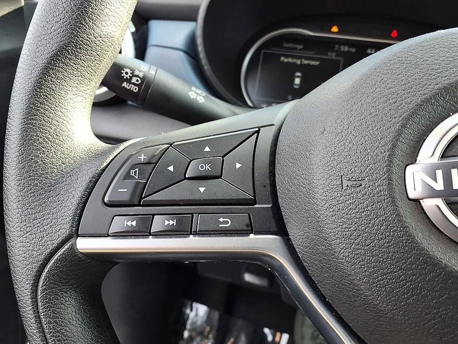 Used 2025 Nissan Versa SV FWD image 28