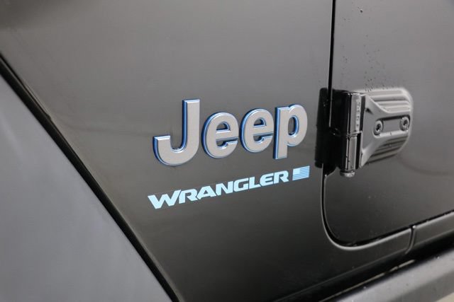 Used 2023 Jeep Wrangler Unlimited w/ Sun & Screen Package AWD/4WD image 10