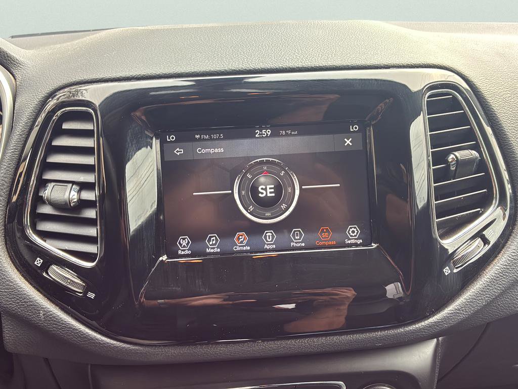 Used 2021 Jeep Compass Latitude image 34