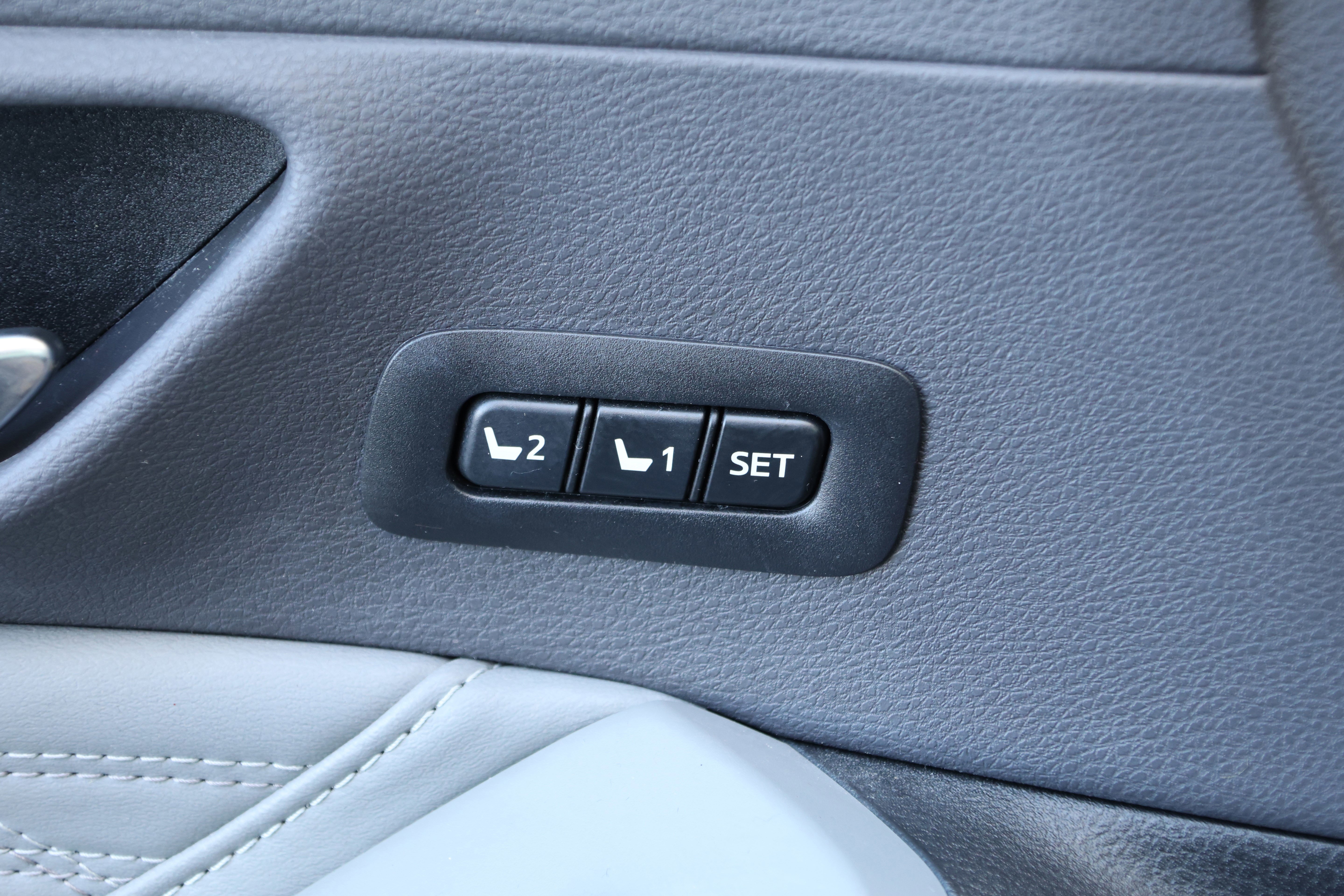 Used 2019 Toyota Avalon Limited w/ Advanced Safety Package image 13