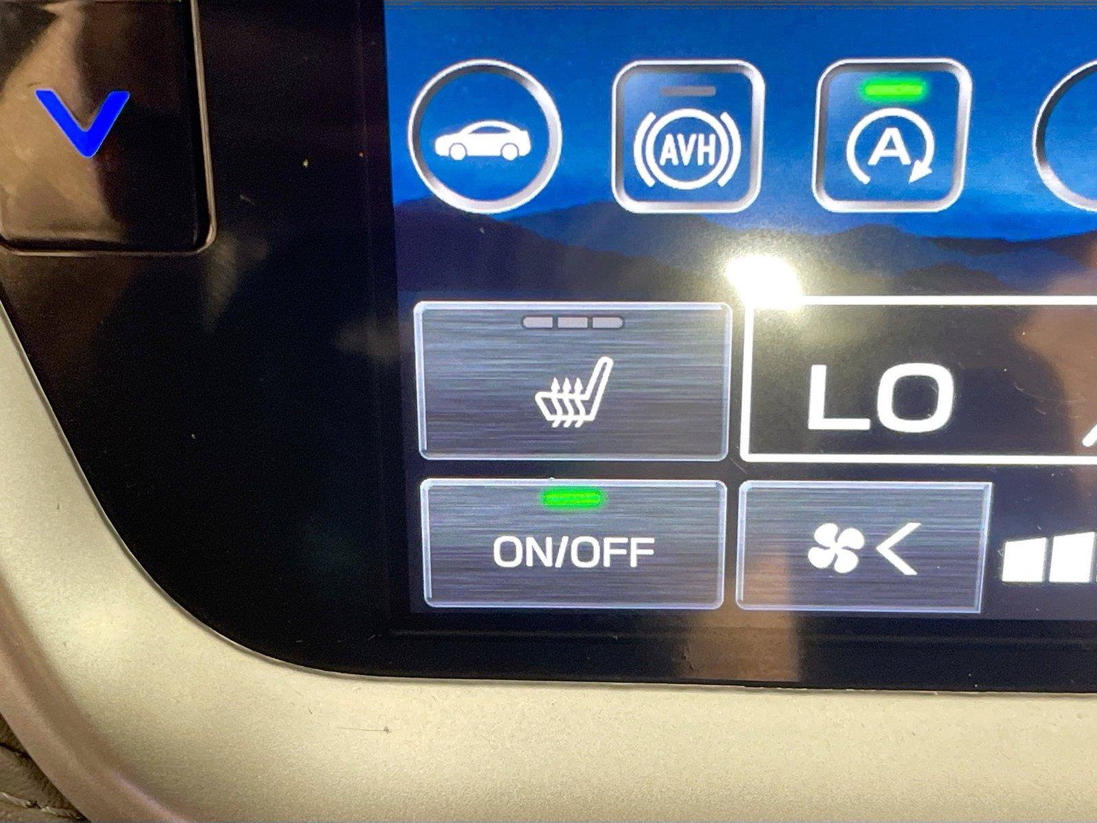 Used 2025 Subaru Outback Onyx Edition AWD/4WD image 16