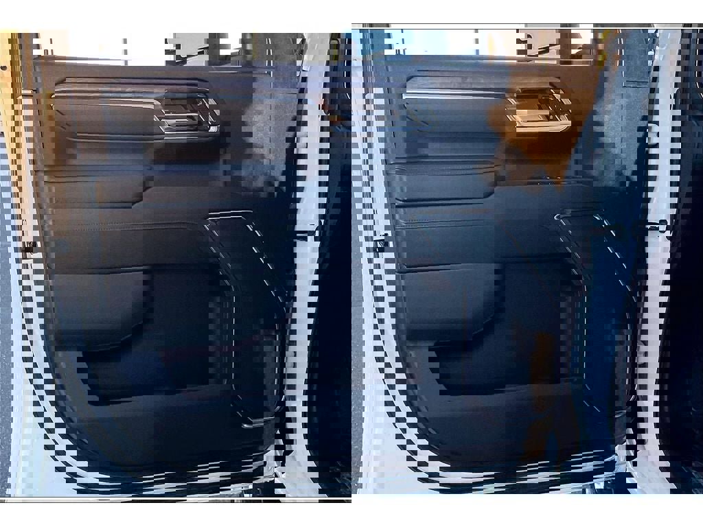 Used 2025 Chevrolet Silverado 3500 LTZ image 25