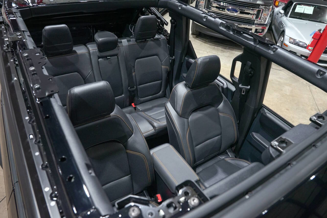 Used 2024 Ford Bronco Badlands image 18