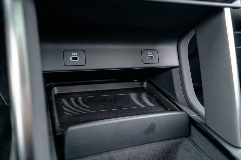 Used 2025 Land Rover Discovery Sport S image 23