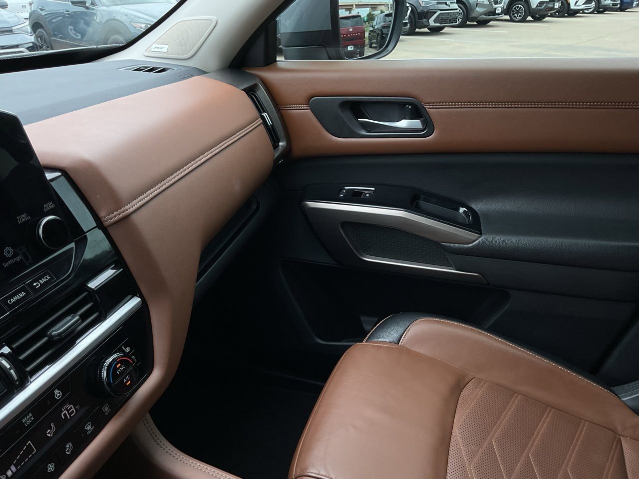 Used 2024 Nissan Pathfinder Platinum image 42