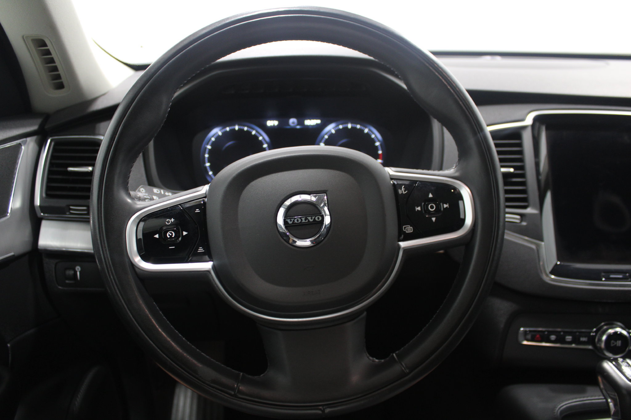 Used 2021 Volvo XC90 T5 Momentum w/ Climate Package AWD/4WD image 28