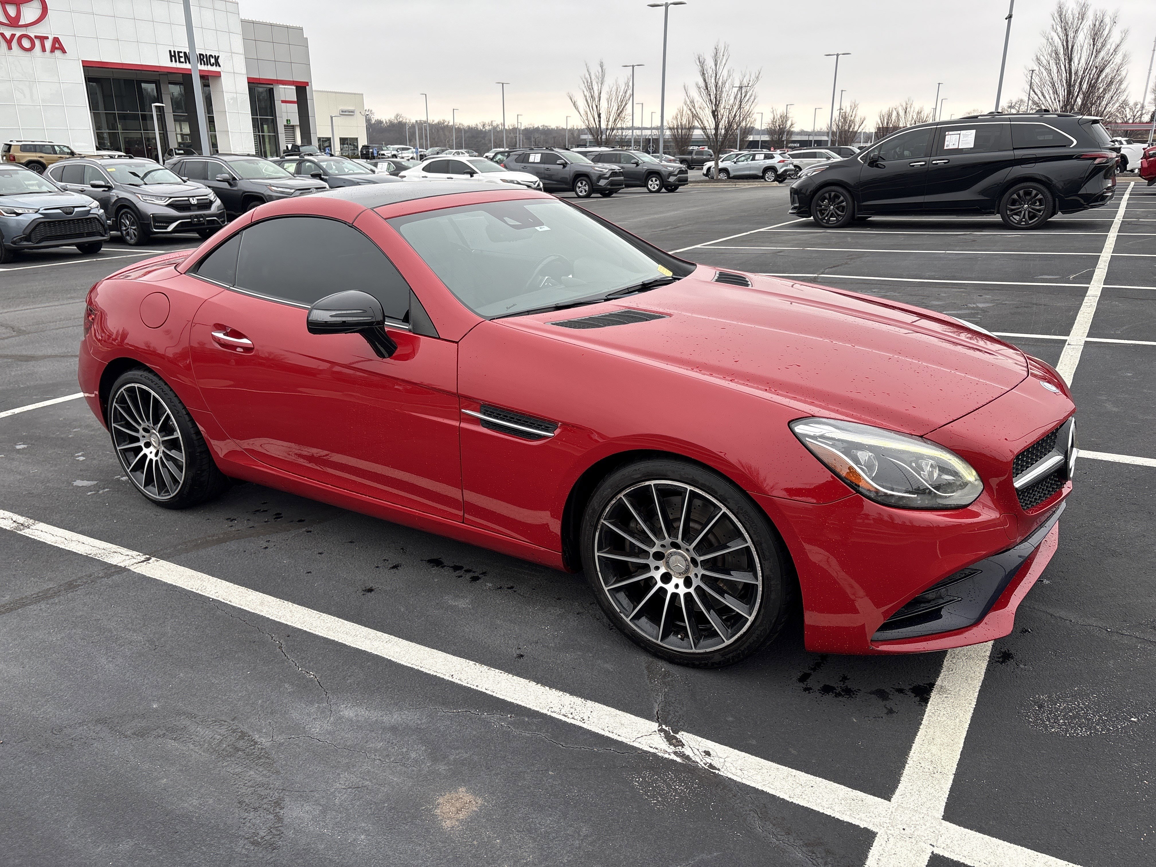 Used 2017 Mercedes-Benz SLC 300 image 2