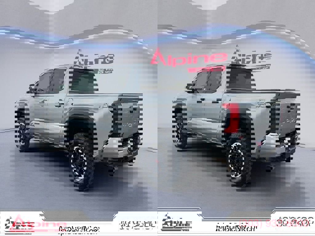 Used 2024 Toyota Tacoma TRD Off-Road image 3