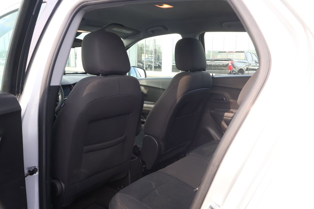 Used 2017 Chevrolet Trax LS image 29
