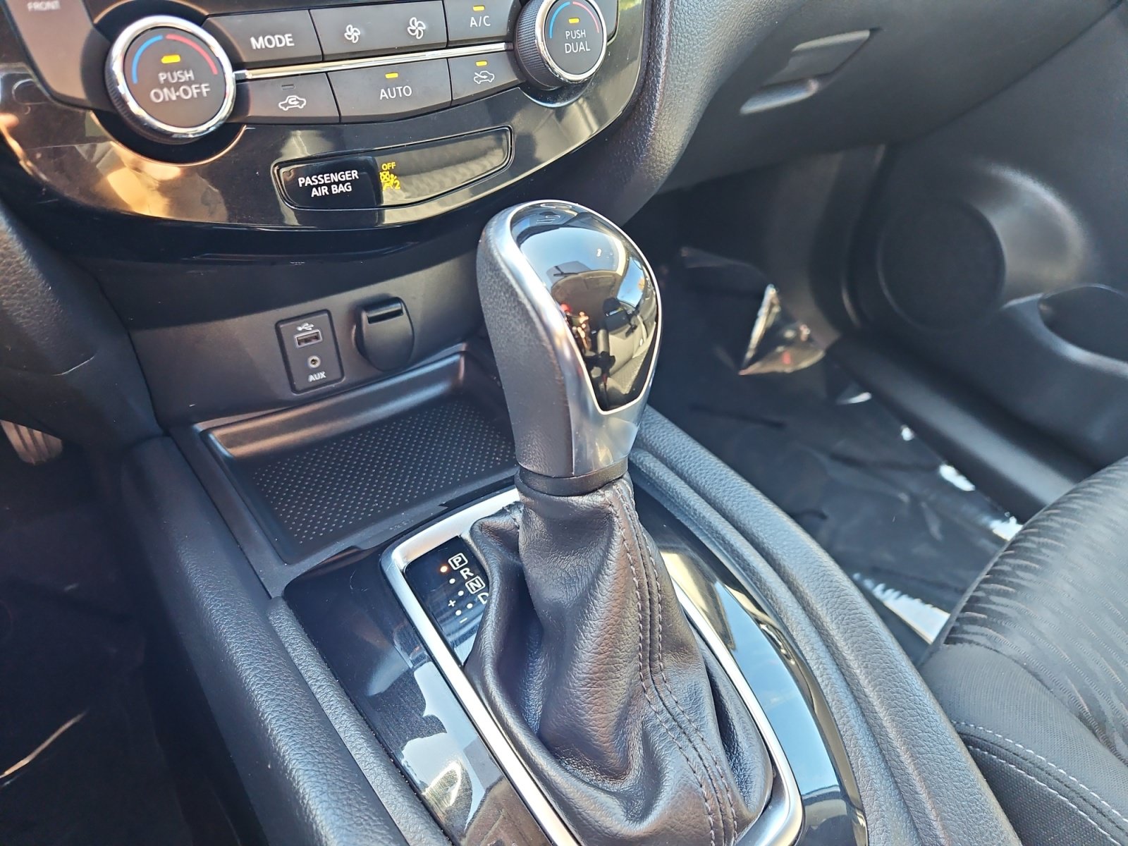 Used 2017 Nissan Rogue SV FWD image 21