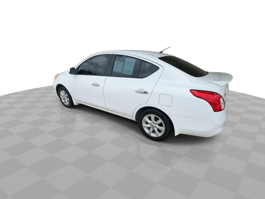 Used 2013 Nissan Versa FWD image 6
