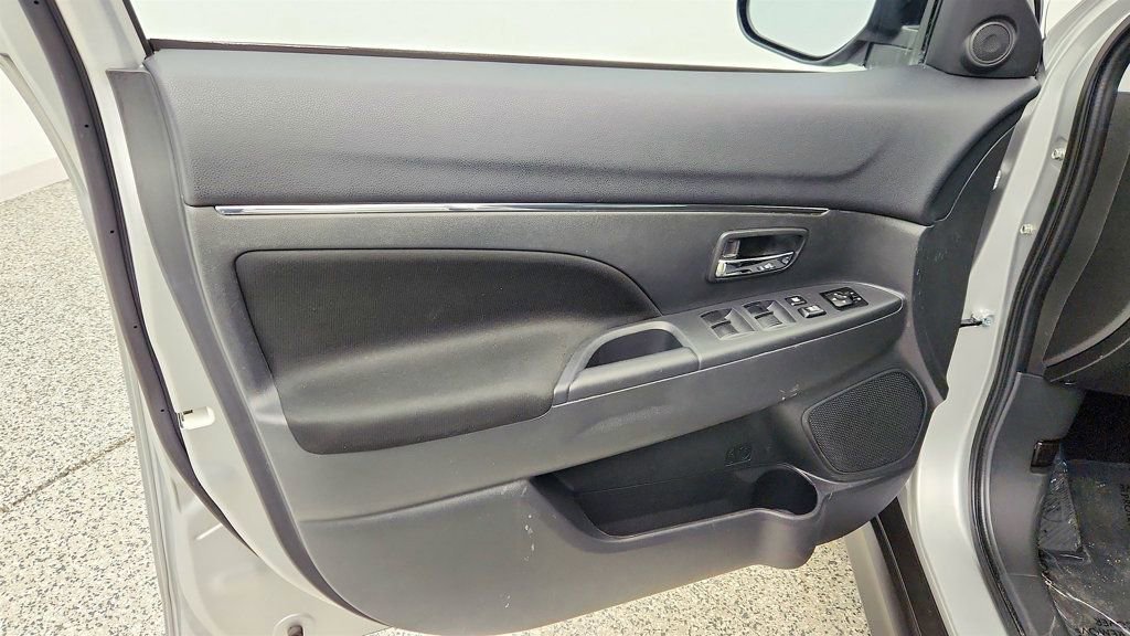 Used 2025 Mitsubishi Outlander Sport AWD image 10