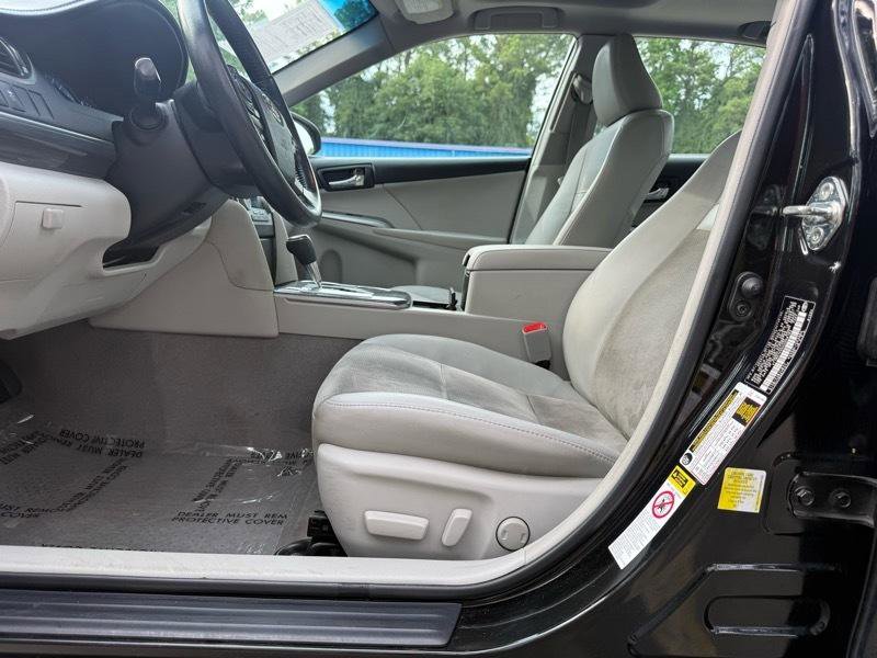 Used 2012 Toyota Camry XLE w/ Leather Pkg FWD image 23