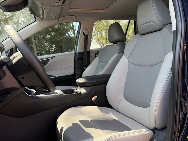 Used 2025 Toyota RAV4 XLE Premium image 15