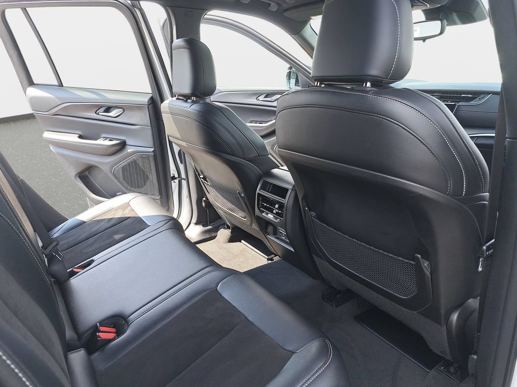 Certified 2023 Jeep Grand Cherokee Altitude AWD/4WD image 12