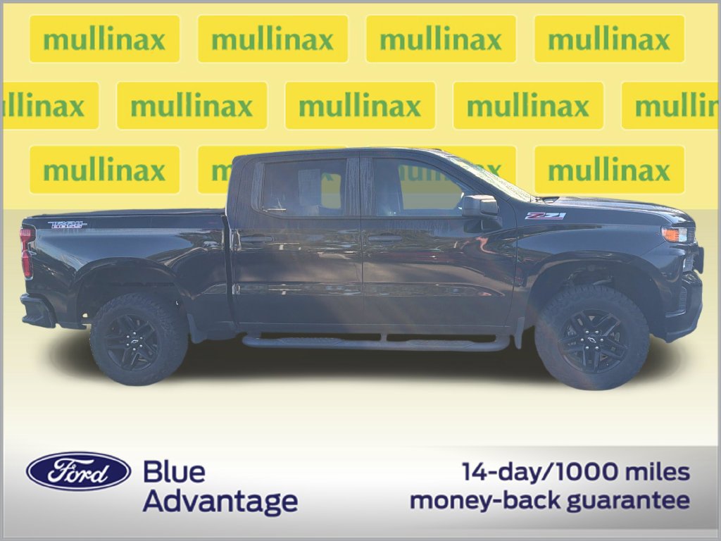Used 2021 Chevrolet Silverado 1500 Custom Trail Boss w/ Midnight Edition AWD/4WD image 2
