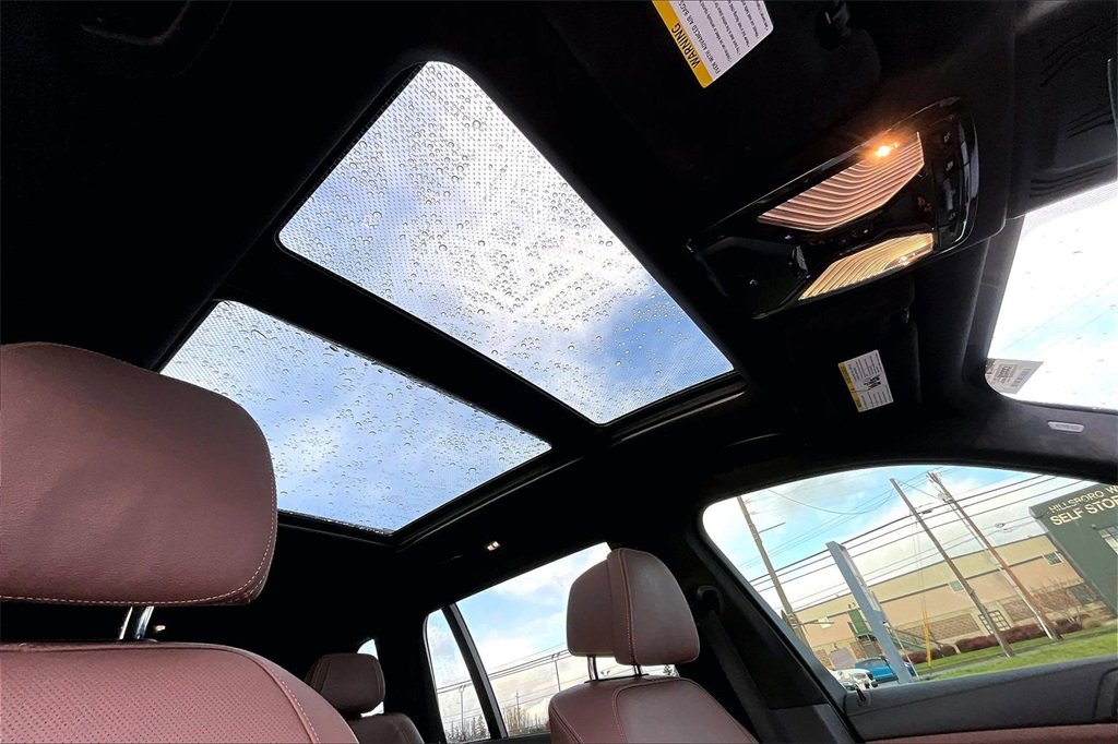 Used 2020 BMW X7 M50i image 15