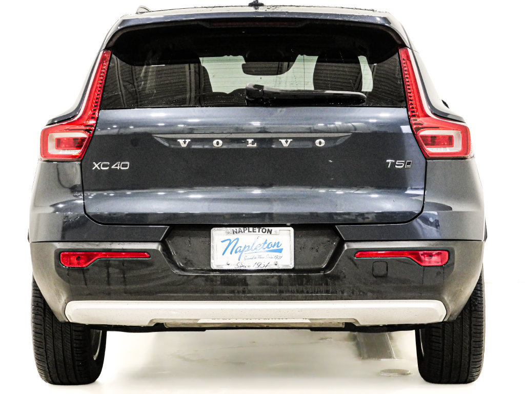 Used 2022 Volvo XC40 T5 Momentum AWD/4WD image 8
