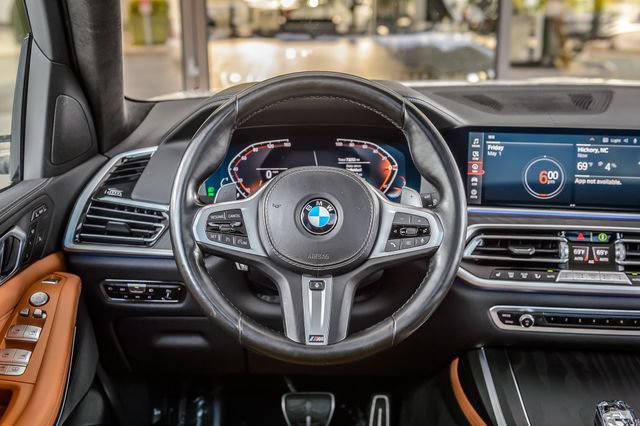 Used 2022 BMW X7 xDrive40i w/ M Sport Package AWD/4WD image 29