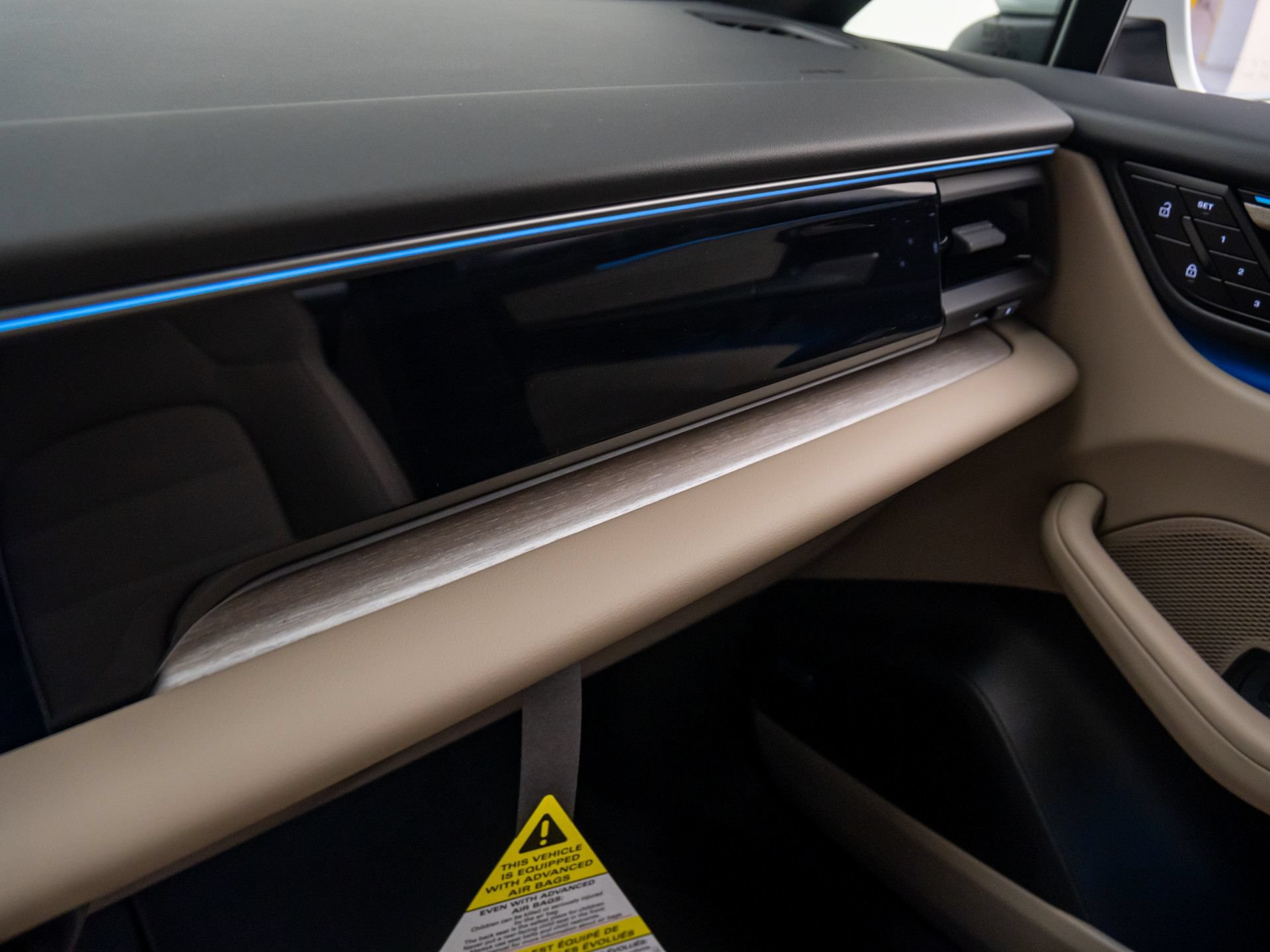 New 2026 Porsche Macan 4 Electric AWD/4WD image 31
