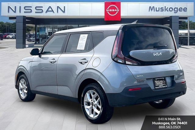 Used 2024 Kia Soul LX w/ Option Group 015 FWD image 4