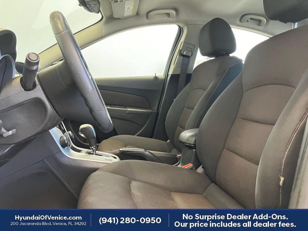 Used 2015 Chevrolet Cruze LT FWD image 2