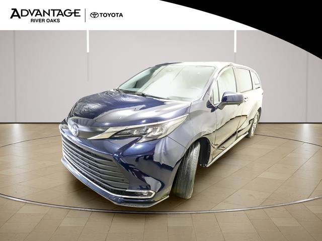 Certified 2024 Toyota Sienna XLE image 4