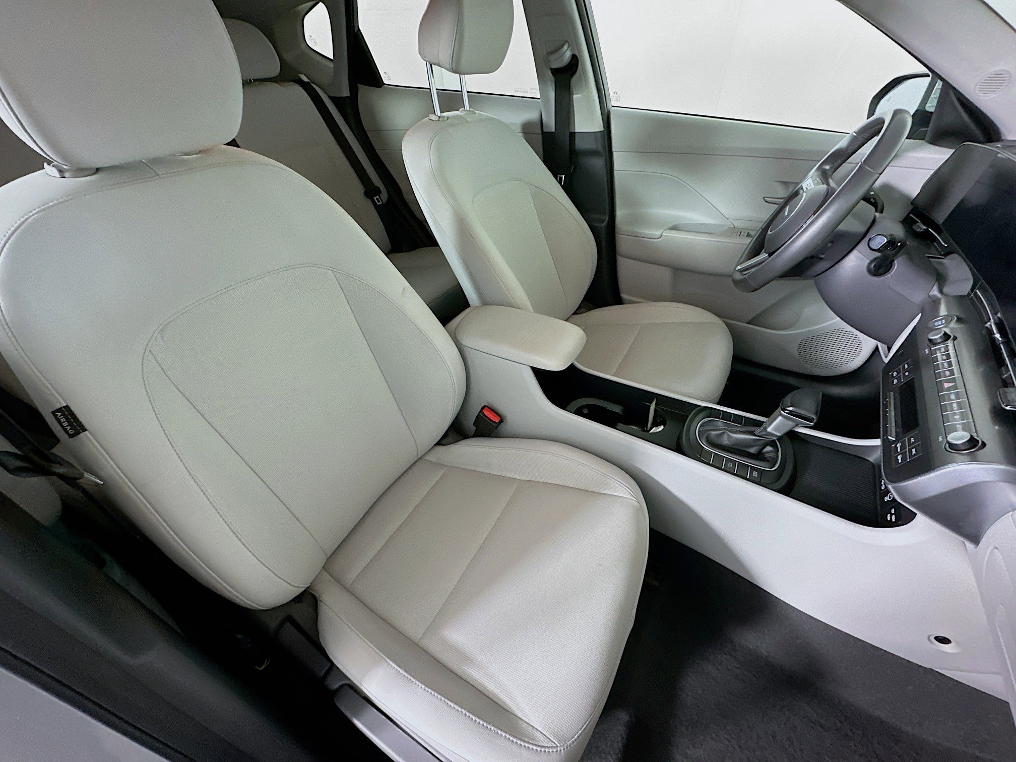 Used 2024 Hyundai Kona SEL image 31