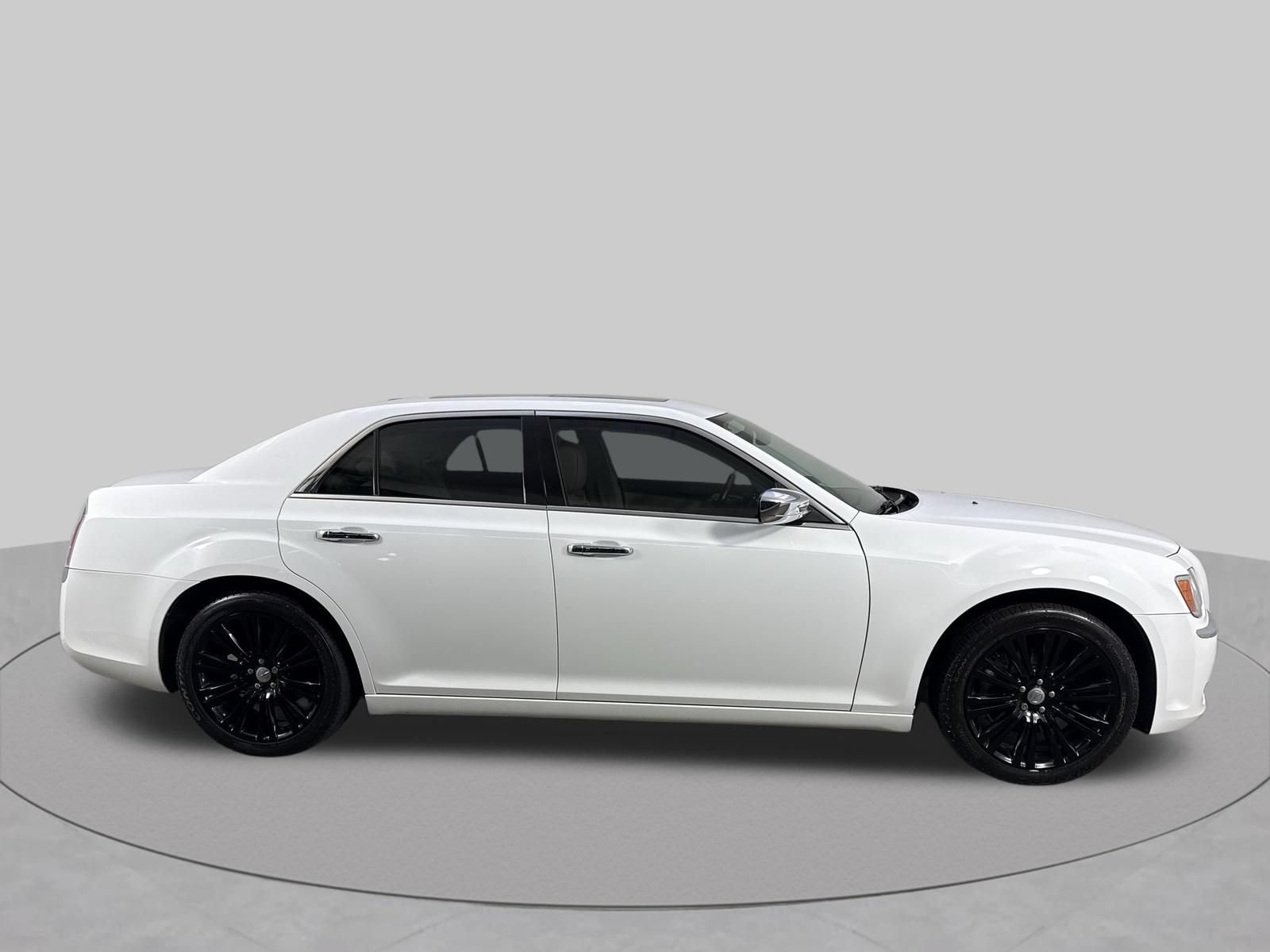 Used 2011 Chrysler 300 C w/ Sound Group RWD image 37