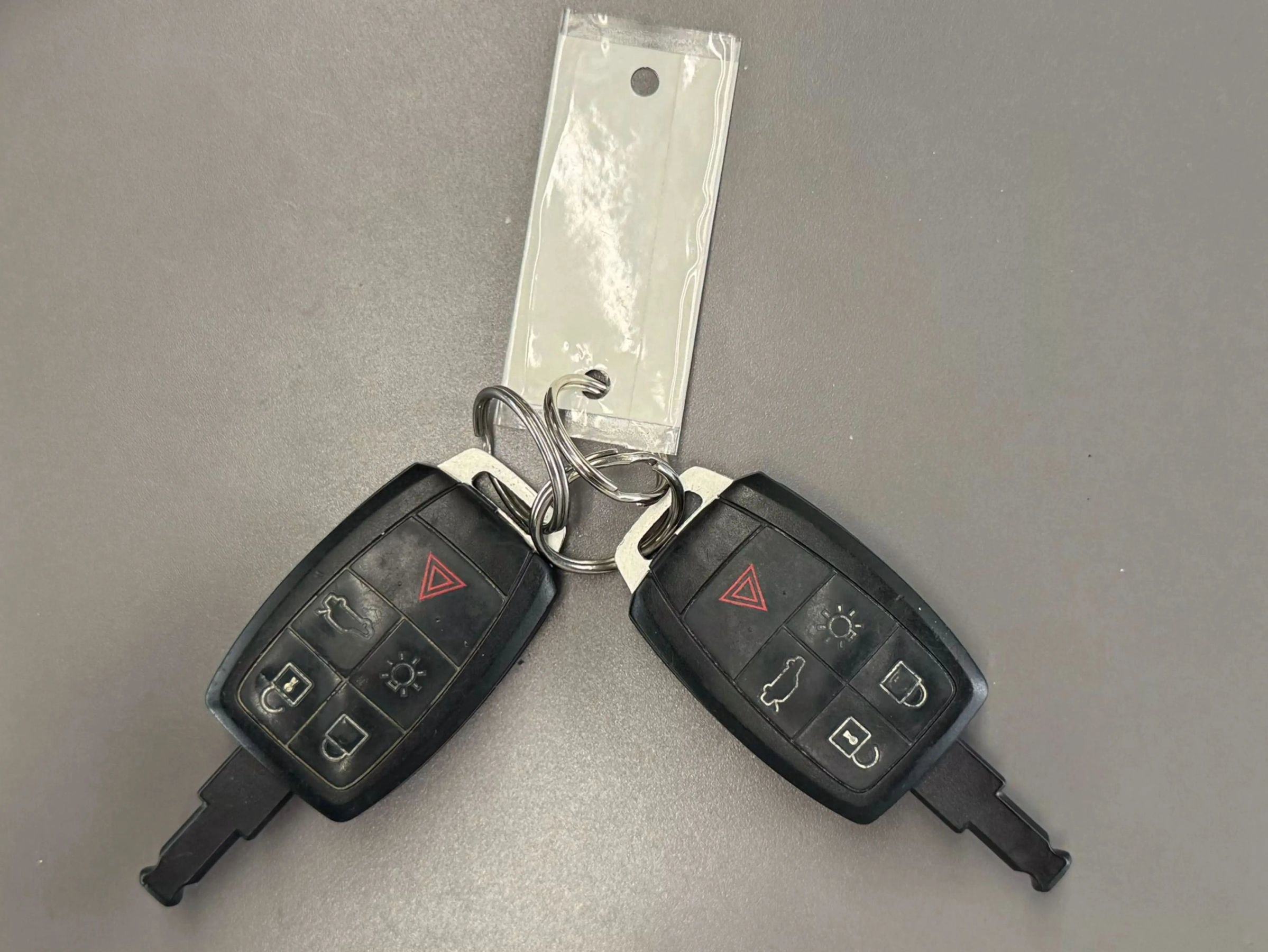 Used 2011 Volvo C70 T5 w/ Multimedia Pkg image 35