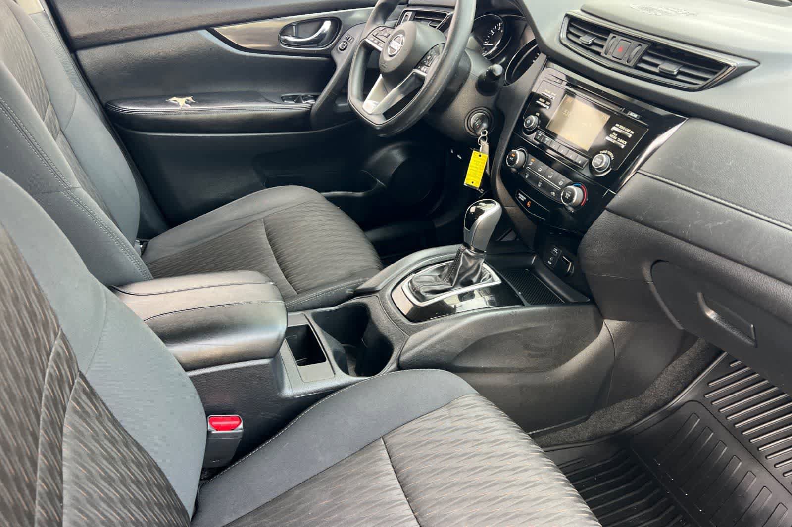 Used 2017 Nissan Rogue S FWD image 18