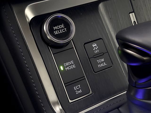 Used 2025 Lexus GX 550 w/ Accessory Package (2T) image 29