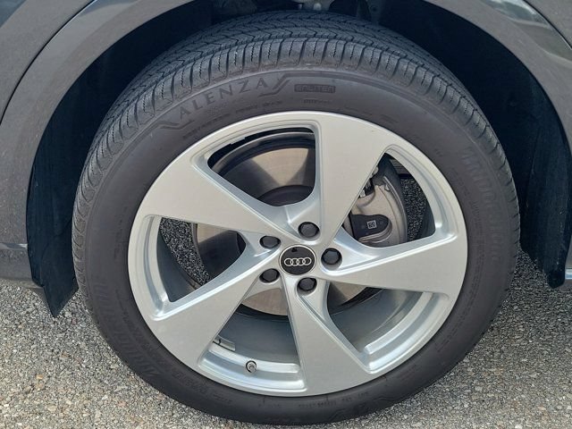 Certified 2025 Audi Q5 Premium w/ Premium Plus AWD/4WD image 9
