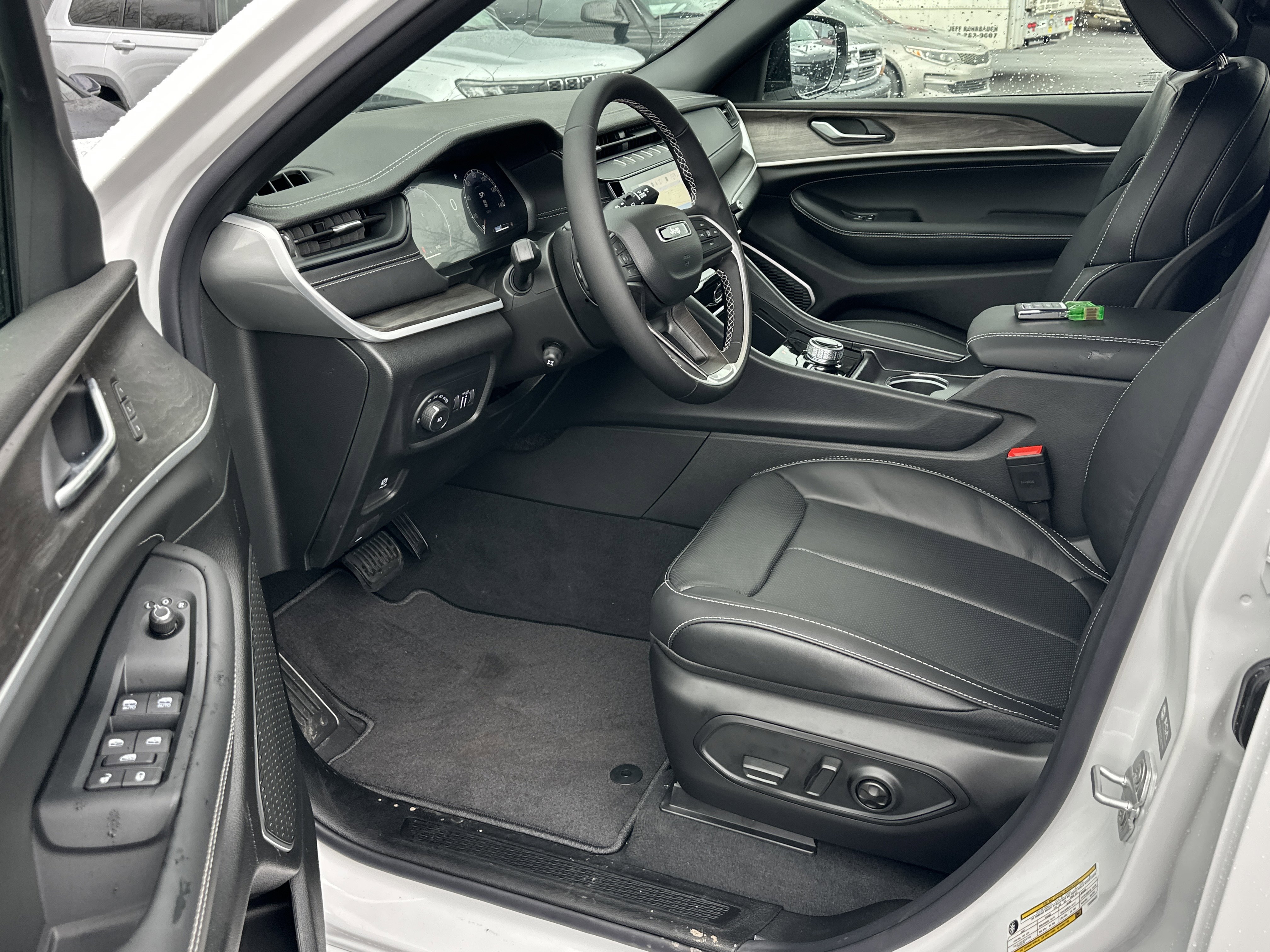 New 2026 Jeep Grand Cherokee Limited Reserve image 27