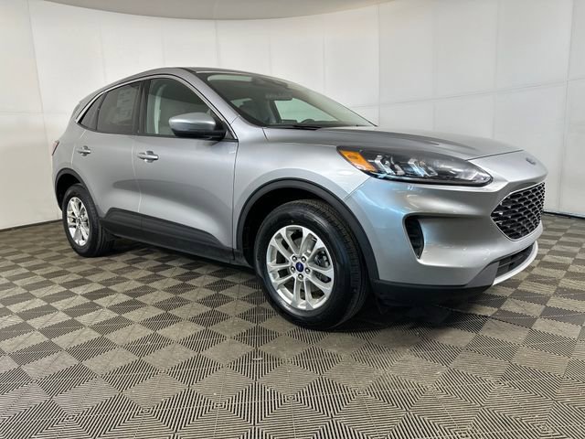 Used 2021 Ford Escape SE image 2