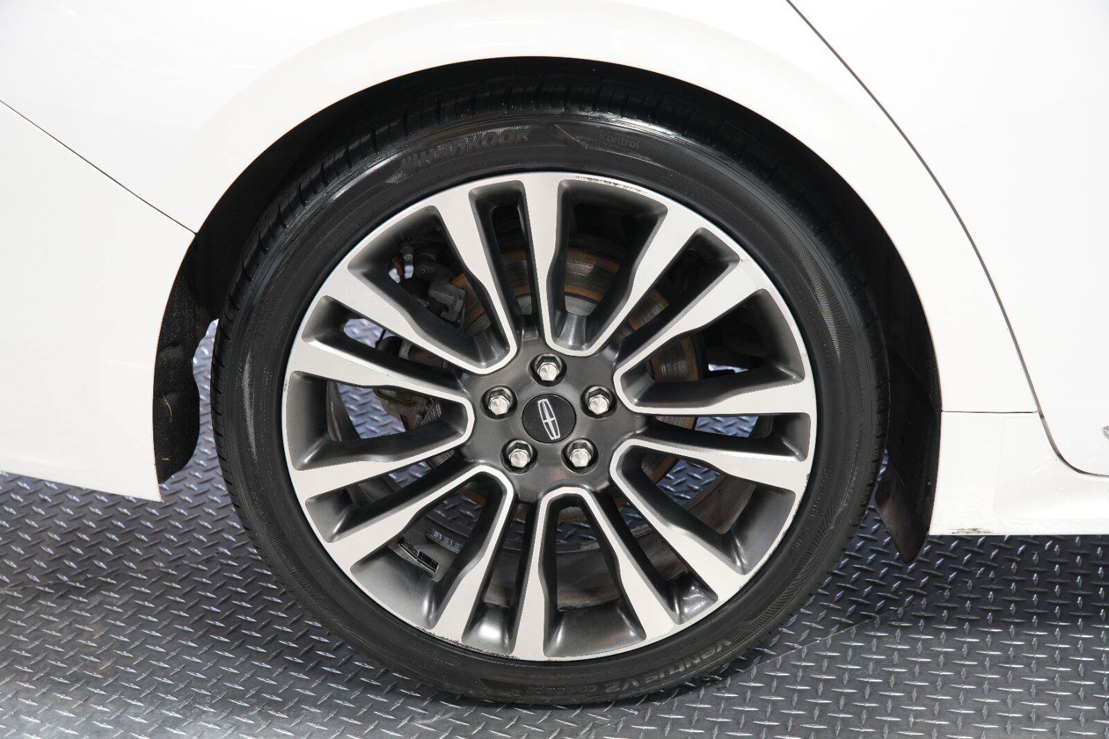 Used 2019 Lincoln Continental Reserve AWD/4WD image 28