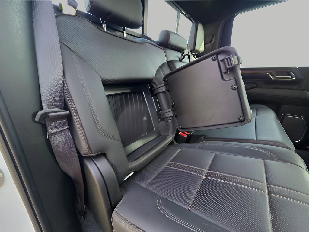 Used 2024 Chevrolet Silverado 2500 High Country w/ Technology Package image 9